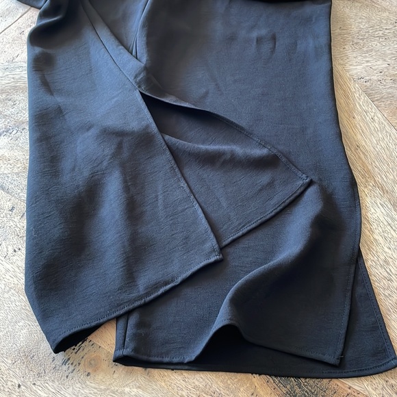 Vince Camuto Side Button Crop Pant - Picture 5 of 5